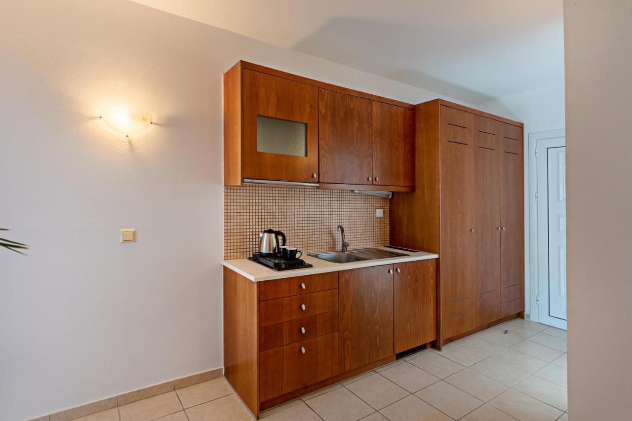 Delfina Boutique Hotel Paralia Kourna Eksteriør billede